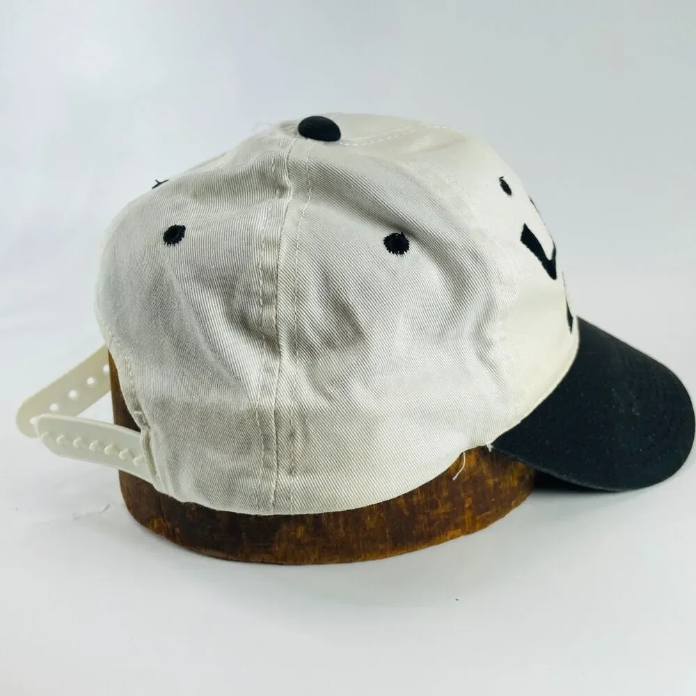 VINTAGE Iowa Hawkeyes Hat Cap Black Gold Yellow Youngan Snapback NCAA Big Ten